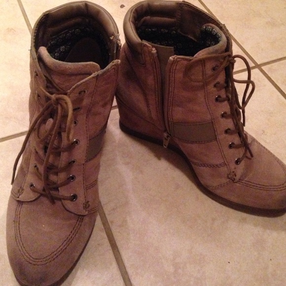 Wedge sneakers! - Picture 2 of 4