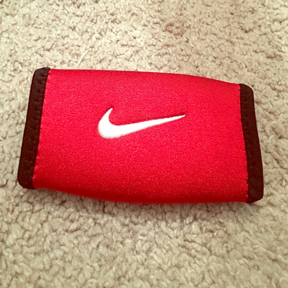 Nike chin shield