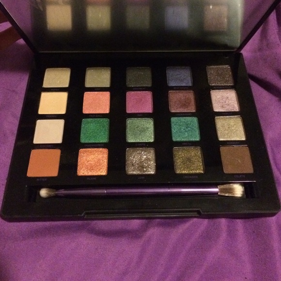 Swatched twice urban decay vice 4 still in box