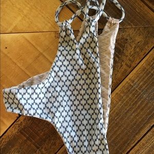 Diamond Kauai bottoms acacia swimwear size M