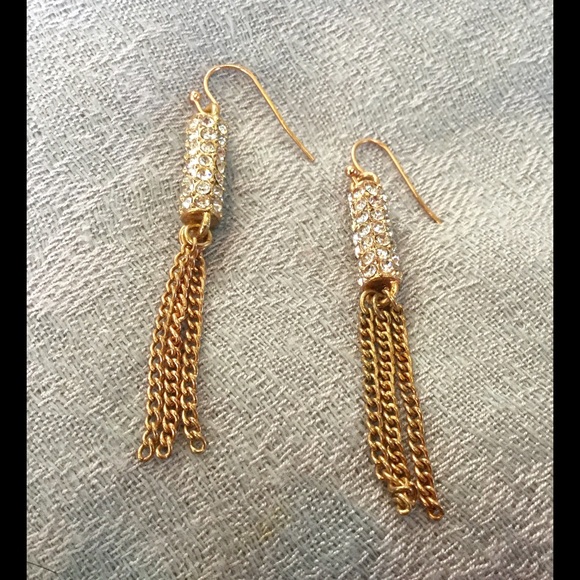 Beautiful chain drop rhinestone earrings