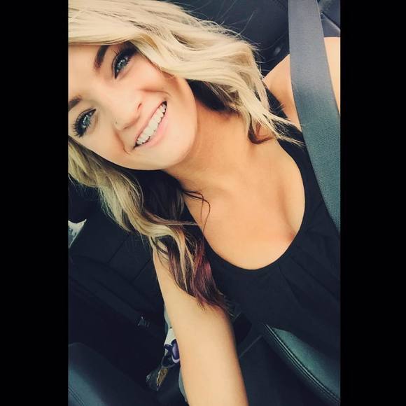 Meet your Posher, Amber - Picture 1 of 1