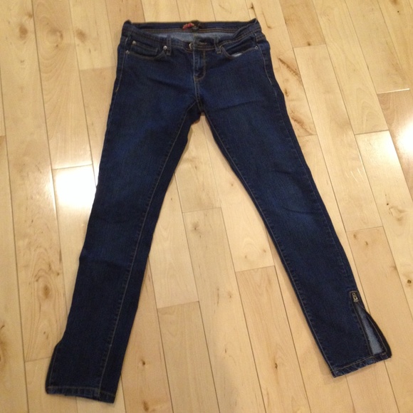 SOLD- Forever 21 skinny jeans size 26