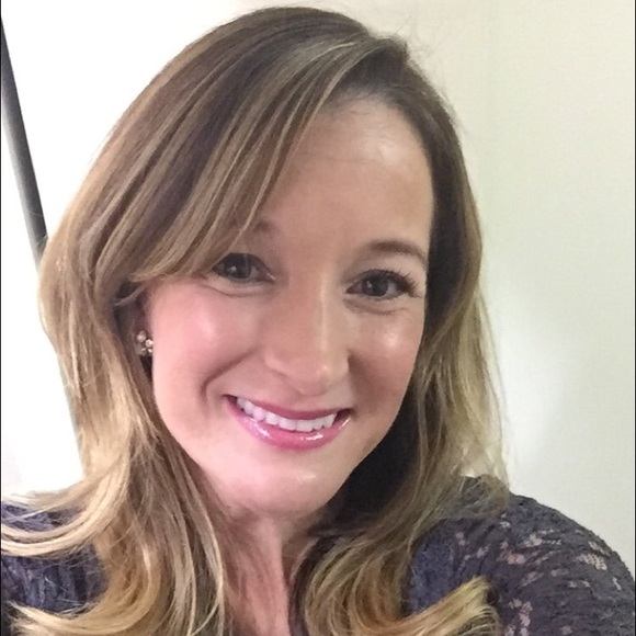 Meet your Posher, Lorrie