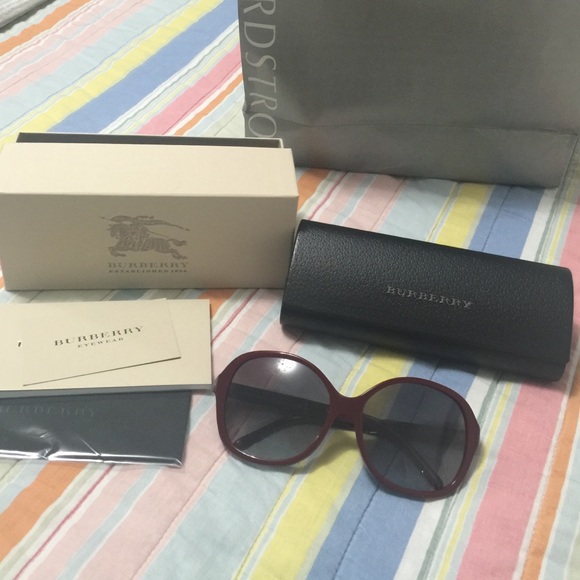 Burberry round sunglasses