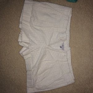 Cute white shorts !!!!
