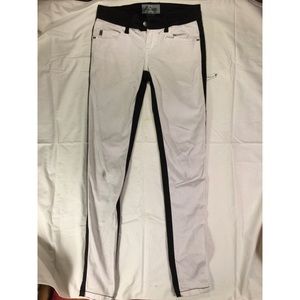 Back & White Skinny Jeans