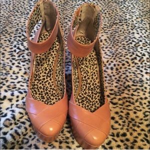 Jessica Simpson wedges