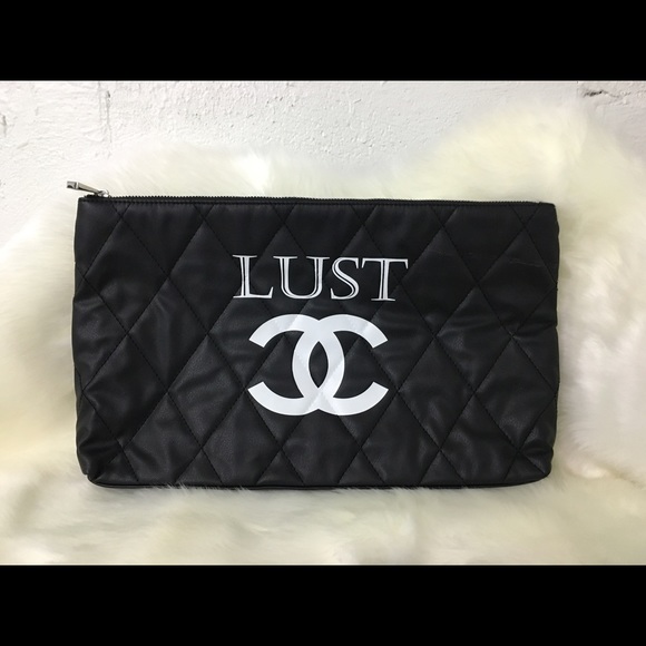 💕LAST ONE 💕🙌🏻funky quilted clutch 🙌🏻 - Picture 2 of 2