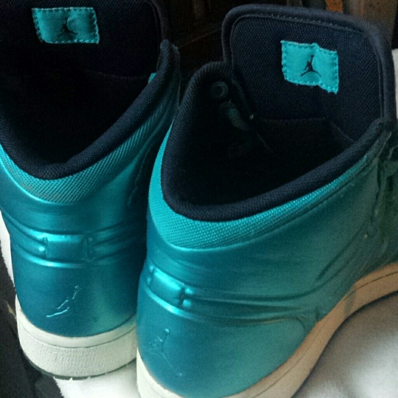 Vintage Irredescent Turquoise Nike Jordan 1 - Picture 3 of 4