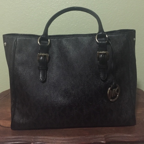 Authentic Michael Kors Jet Set Signature Tote
