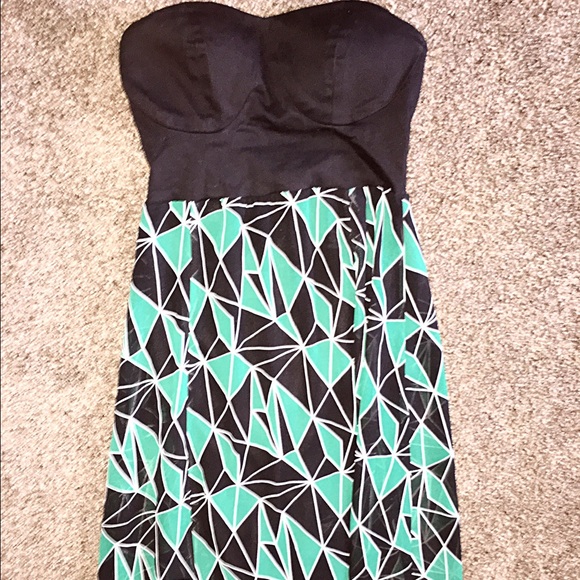 NWOT green patterned open slit maxi dress