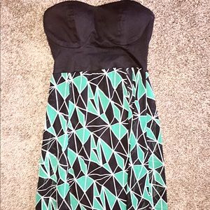 NWOT green patterned open slit maxi dress