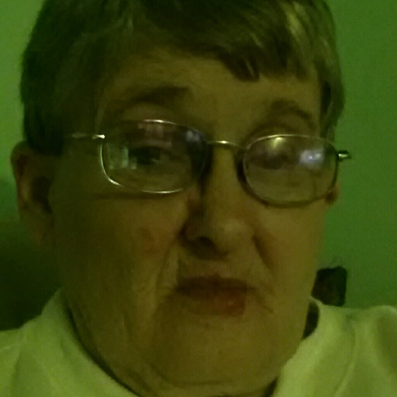 Meet your Posher, Connie - Picture 1 of 1