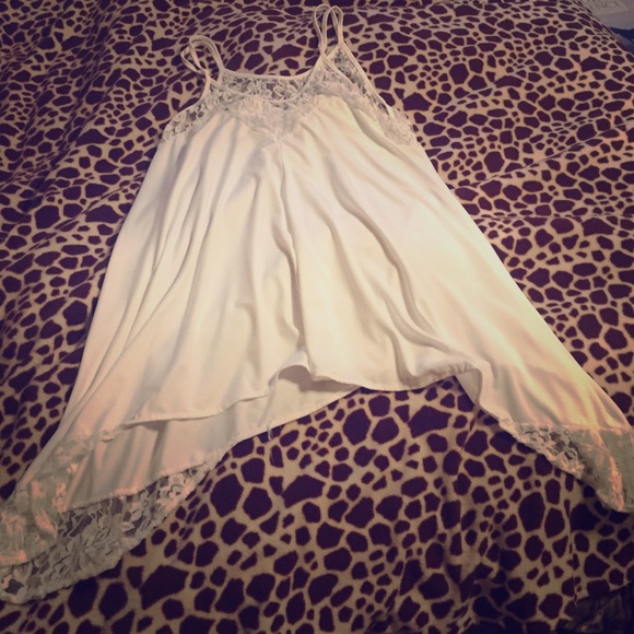 Never wear it, cute tank, bout on "trends gal" - Picture 1 of 1