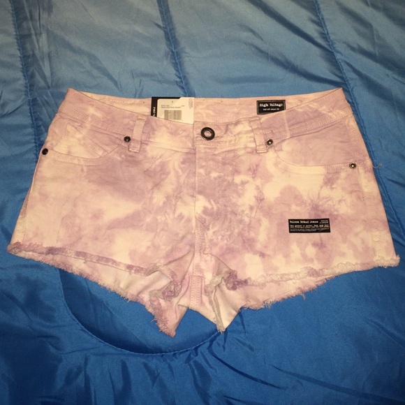 NWT VOLCOM CUT OFF HIGH VOLTAGE LAV SHORTS SZ 7