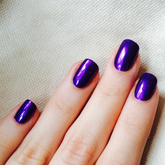 AEngland nail polish bundle (purple and red) SOLD - Picture 2 of 3