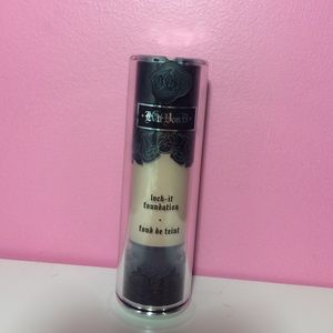 Kat Von D lock-it foundation