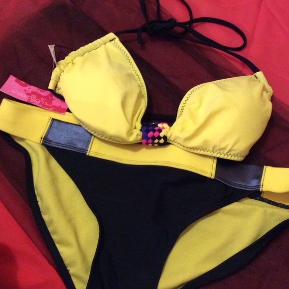 Two piece reversible bikini
