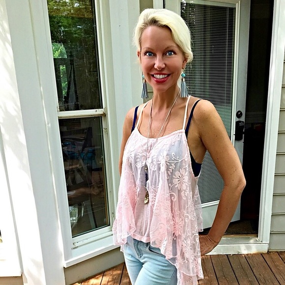 Gorgeous baby pink sharkbite hem tank DELETING - Picture 4 of 4