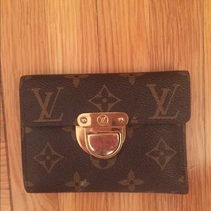 LV wallet authentic- broken lock