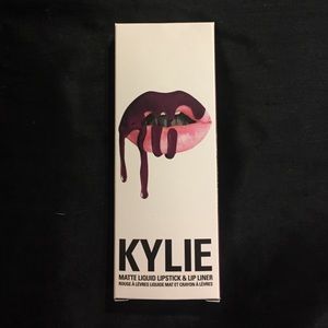 Kylie Lip Kit Kourtney K