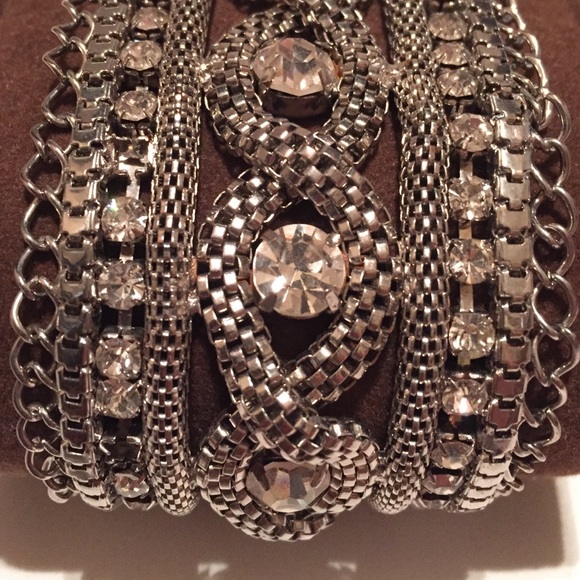 Beautiful Rhinestone & Metal Bracelet - Picture 2 of 4
