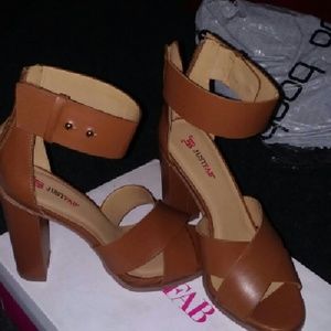 Cognac Chunky heel Sandal