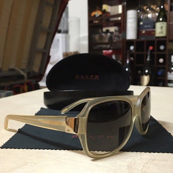 RALPH by Ralph Lauren Sunglasses - Picture 3 of 3