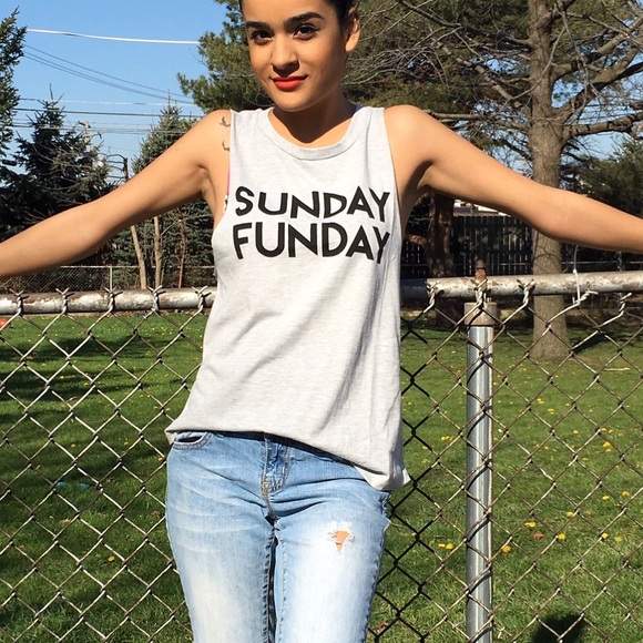 Sunday Funday tee - Picture 2 of 2