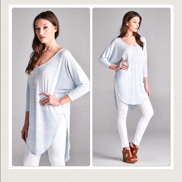 Side slit Dolman sleeve tunic - Picture 2 of 3