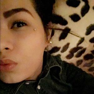 Meet your Posher, Desiree