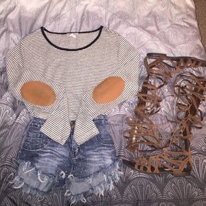 Knitted striped longsleeved