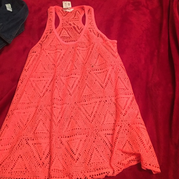 Two tops. - Picture 2 of 4