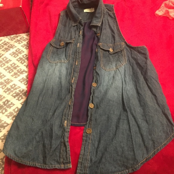 Two tops. - Picture 3 of 4