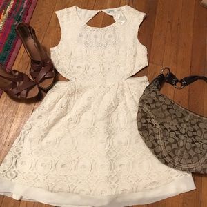 Kimchi Blue lace dress with lots to show 👀👗