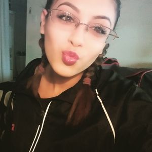 Meet your Posher, Vanessa