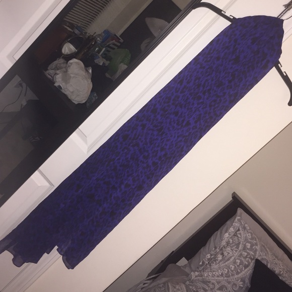 Very long blue and black cheetah print scarf