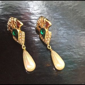 Beautiful Pearl Drop Green Sparkle Earrings