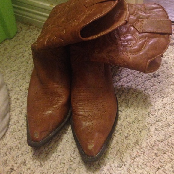 cowboy/cowgirl boots