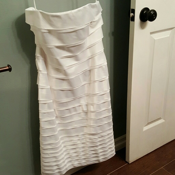 Never worn white Satin ribbon dress strapless