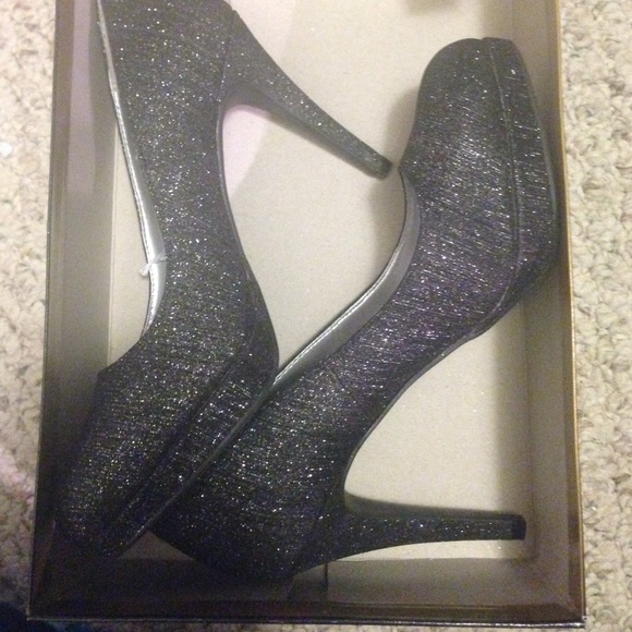sparkly pumps