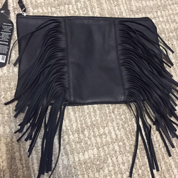 Black clutch