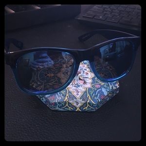 Sold on 〽️ Vans Spicoli 4 Sunglasses in blue/green