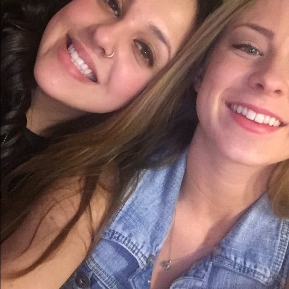 Meet your Posher, Hannah - Picture 1 of 1