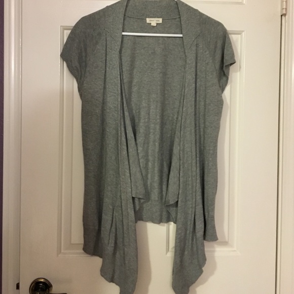UO GREY SHORT SLEEVE DRAPED CARDIGAN
