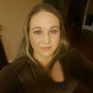Meet your Posher, Lynsey