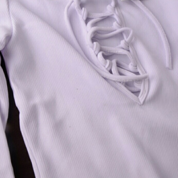 🆕 🌼 Lace-up Ribbed Top 🌼 - Picture 3 of 3