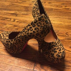 Cheetah print pumps
