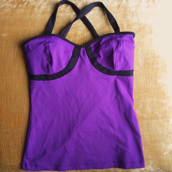 **Sold**Yoga workout tank top by Yogamat